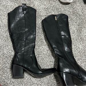 Black knee high cowgirl boots